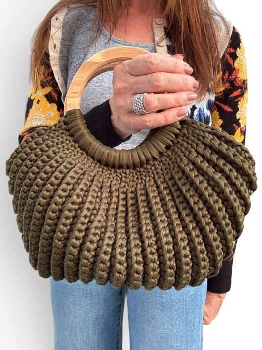 The FANFARE in Olive, hand-crochet bag