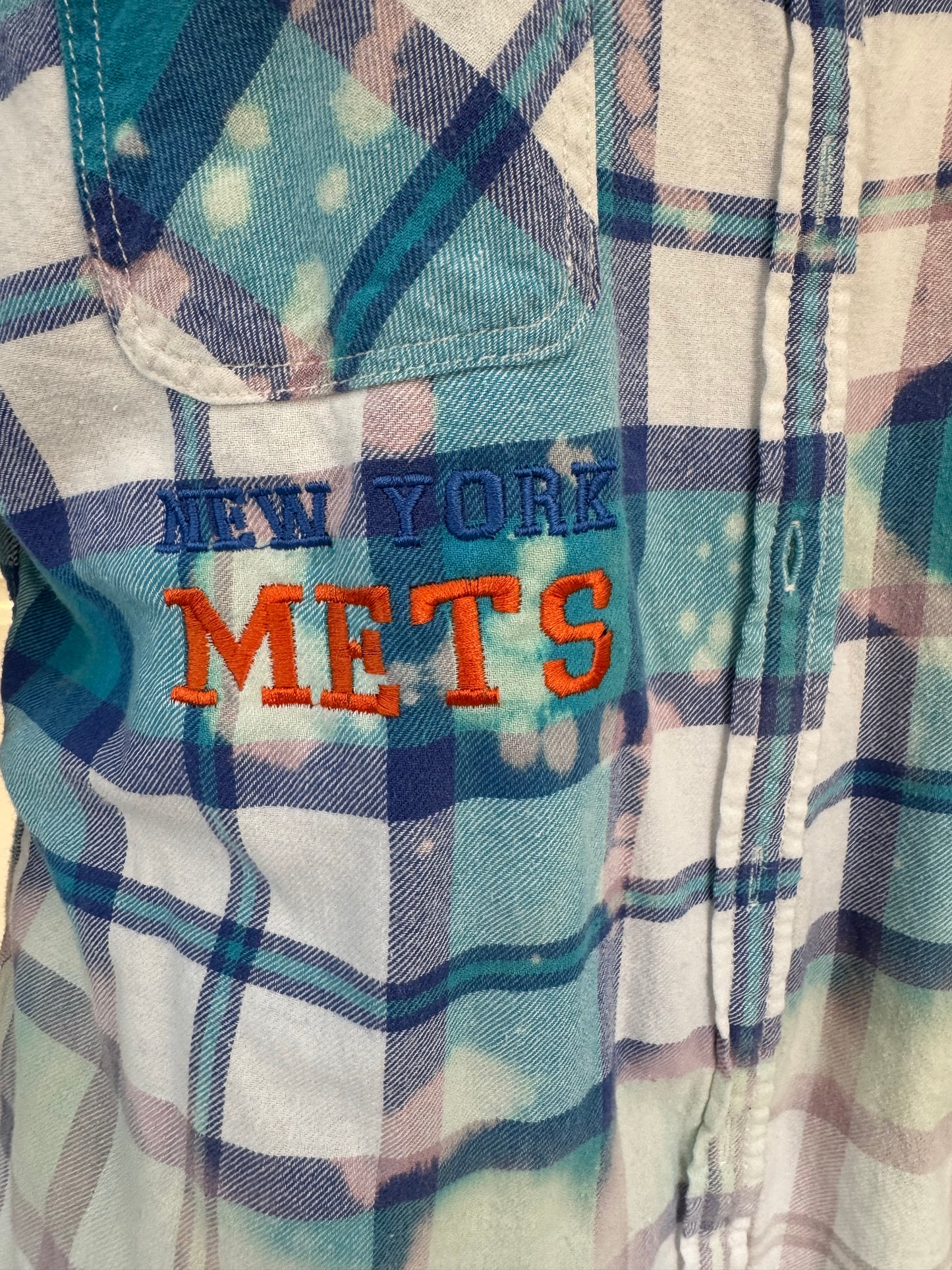 NY Mets - LARGE CIRCLE APPLIQUE & EMBROIDERY - Upcycled Distressed Flannel