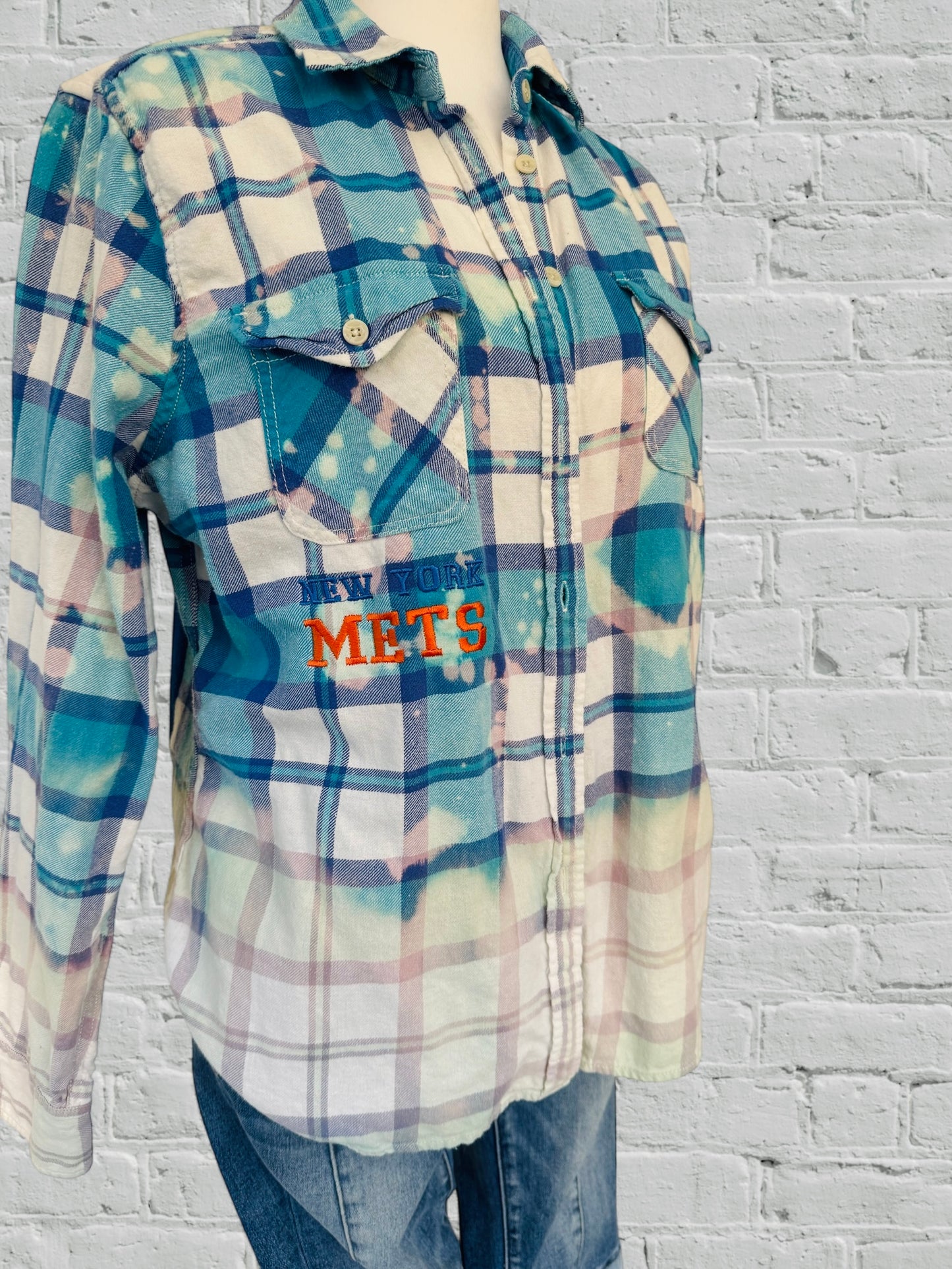 NY Mets - LARGE CIRCLE APPLIQUE & EMBROIDERY - Upcycled Distressed Flannel