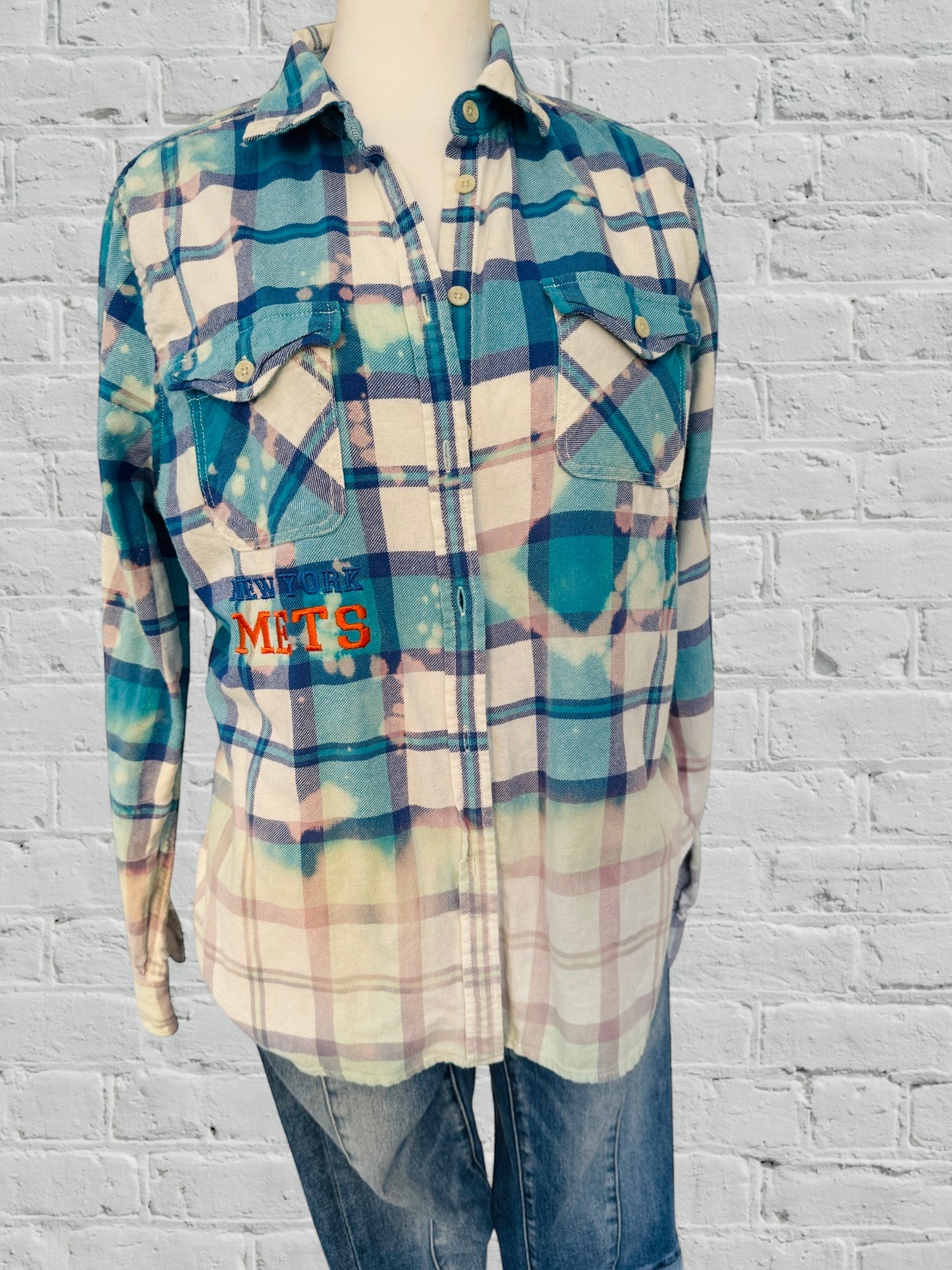 NY Mets - LARGE CIRCLE APPLIQUE & EMBROIDERY - Upcycled Distressed Flannel